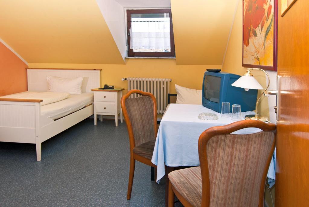 Hotel Kugel Trier Room photo